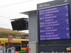 クライネシャイデック駅でユングフラウ鉄道(Jungfraubahn, R541)に乗り換え、ヨーロッパ最高地点の駅ユングフラウヨッホを目指します。乗車時間は35分です。