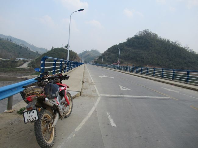 一体誰が作ったの、此の橋。