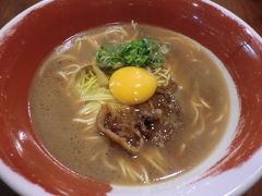 駅前の徳島ラーメンの店で腹ごしらえ

麺王　徳島駅前本店
https://tabelog.com/tokushima/A3601/A360101/36000076/

