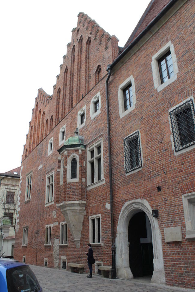 激動の歴史に翻弄されたクラクフへ ヤギェウォ大学』クラクフ