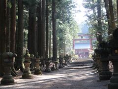 少し距離はあるが、歩いて北口本宮富士浅間神社へ。
ここの参道は雰囲気もよく好ましい。
