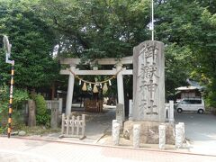 洗足池駅から3駅目の御嶽駅で降りる．
駅前の御嶽神社に．
創建は1535年頃，主祭神は国常立命，国狭槌命，豊雲野尊．
境内拝観自由，所在地大田区北嶺町．