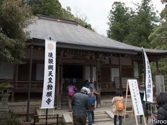 スタート地点は、中千本の如意輪寺から。奥千本までは、約3時間の道のりです。