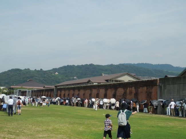 いつになったら入れるのか？<br />旧奈良監獄は1908(M41)年の建造，設計は山下啓次郎．<br />他の五大監獄(千葉・長崎・金沢・鹿児島)の設計も山下．<br />いずれも正門は残っている．