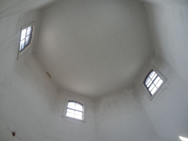醫務所中央塔屋の天井部．