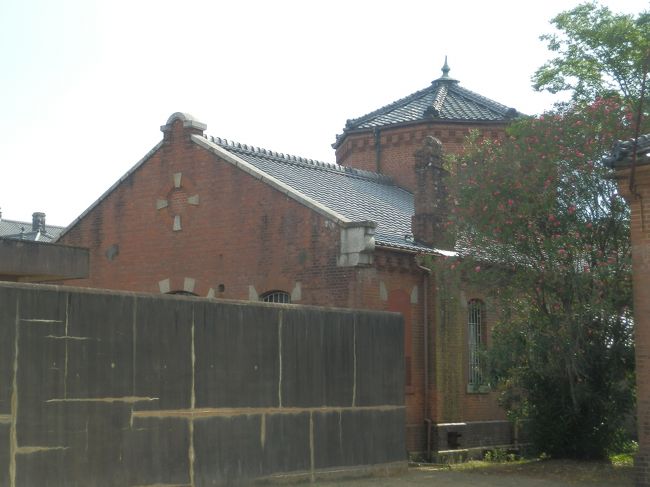 戻る際に見えた醫務所．<br />これだと全容がわかりやすい．<br />