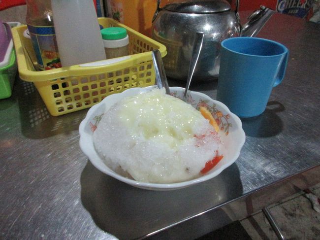 これが好物。フルーツの入ったかき氷。