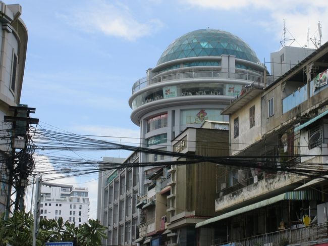 ショッピングセンターもできました。