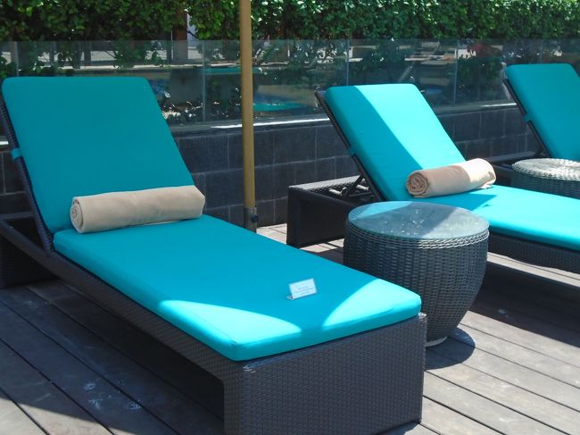 クラブラウンジの前にはこの様にクラブゲスト専用のサンデッキが。