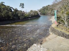 伊勢神宮にはこの手のエピソードが五萬とあるのだが、アサハカな俺はよく知らないでお参りしている。まっそんなもんでしょ。