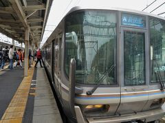 琵琶湖のてっぺんにある近江塩津駅で琵琶湖の東岸を走る北陸本線に乗り換えます。