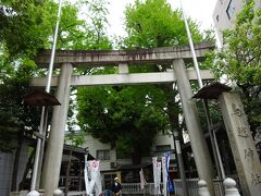 今日初めての神社、『鳥越神社』は源義家が前九年の役の際、白い鳥に浅瀬の位置を教えられ難を逃れた為、『鳥越大明神』の社号を奉った。
ちゃんと住所を言ってお祈りしましょう。いつもありがとうございます。今後もよろしくお願いいたします。