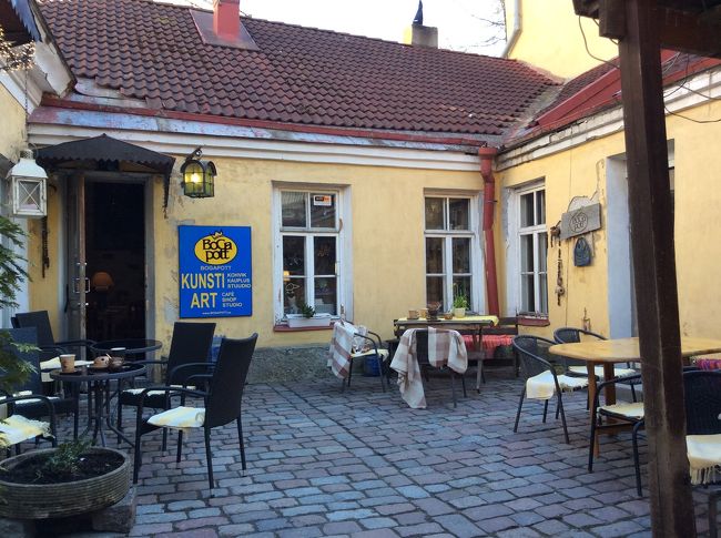 ボガポット<br />ホステルのすぐ近くにあって、王宮の長い足通り（ピック・ヤルク、Pikk Jalg）」の坂を上って行く。雑貨などもあってかわいいお店だ。<br /><br />