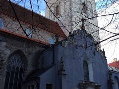 聖ニコラス教会
「死のダンス」（ベルント・ノット作）で有名な教会
4世紀中盤にヨーロッパ全土で大流行したペスト（黒死病）や戦乱で恐怖にとりつかれた人々が狂乱状態になり、倒れるまで踊り続けた様子が表現してある。ぜひ見たかったけどちょうどタリンに滞在している時は休館で見ることが出来なかった。