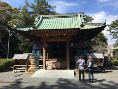 約500mの神の道を歩き、たどり着いた御穂神社。小さな神社でした。
御穂から転じて三保になったのかな？そんな疑問を解消する事無く、次の場所へ向かいます。