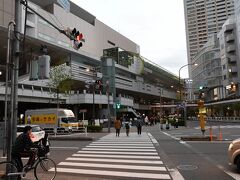 JR立川駅に行く途中
多摩都市モノレール
立川北駅の直下を通ります。