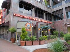Rock Bottomというレストランで　
夕食

https://www.facebook.com/pages/Rock-Bottom-Brewery/121052958067220