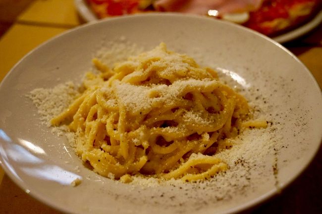 ナヴォーナ広場近くの『Cantina e Cucina』で昼ごはん。<br />もう一つのローマと言えばカルチョエペペ。もうむちゃくちゃ美味しかった。