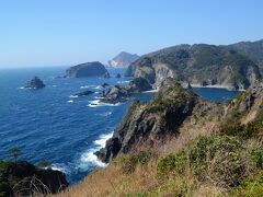 景色は申し分ありませんが岬らしくありません。
伊豆半島の最南の地は石廊崎となり、車で来ることができる場所がここの最南の地となるのです。　