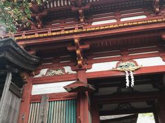 
中千本から約1時間歩いて登ると世界遺産の吉野水分神社に到着

みわかれ かと思ったら

みくまり と読むそうです

みくまりが、みこもり、となって子守明神と呼ばれるようになったようです
