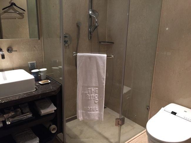 シャワーブースもちゃんと完備。とてもきれいでした。