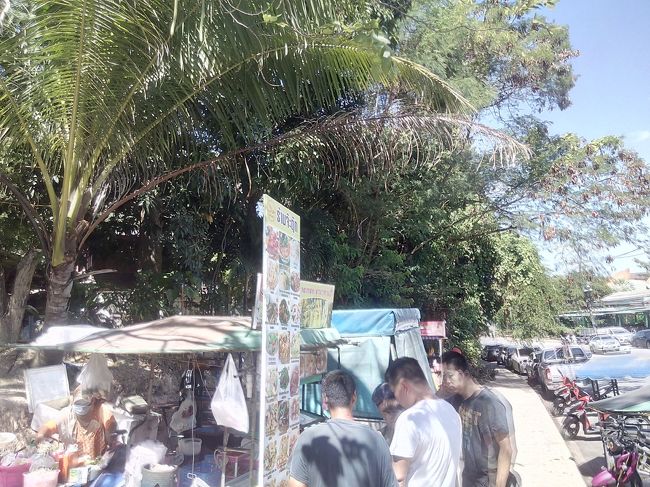 でもいつものようにお客さんで大賑わい。