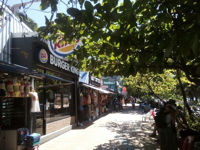 ご存知。バーガーキングはどこにでもありますね。結構コンスタントにお客さんもいます。欧米人はやっぱりこれが大好きでしょうか？