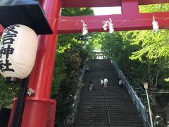 愛宕神社は、1603年（慶長８年）、徳川家康の命によって創建されたと伝わりますが、参拝に当たってはこちらの階段の参道から参拝するのが慣わしと言われます。