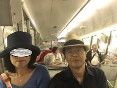 一方家内と私は高野山に足を伸ばしました。
初めてです。
南海電車から高野山ケーブルに乗り換えです。