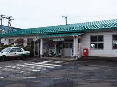 青森から1時間ほどで上北町に到着です
東北町という町の中心地のようですが駅前は何もありません

ここから徒歩20分ほどの小川原湖を目指します
一応バスもあるんですが土日運休なので歩きのみです
