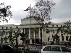 11:45
国立博物館
National Museum of Fine Arts of the Philippines
美術館です実質。

入館料100ペソを支払おうとしたら、無料だそうです。
え？いいの？（はぁと）
