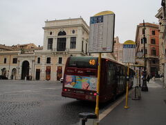 再び、バスに乗り、ヴェネツィア広場へ