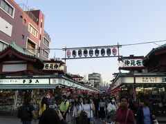 夕食の場所に向かいます。