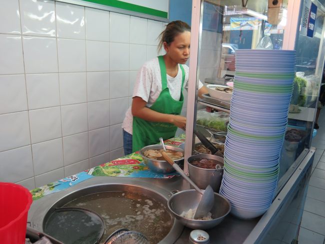 マッサージをして、歩いていると美味しそうなお店発見。