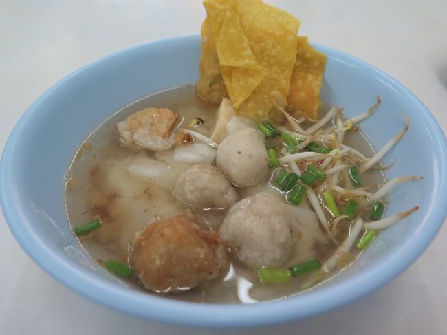 そしてしばらく移動が続いて食べられないからと最後の一杯。<br /><br />練り製品があんまり・・・・。〆としては残念な結果に。