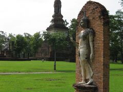 11:09　Wat Trapang Ngoen
遊行仏が印象的。
