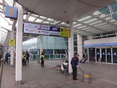 韓国・ソウル『仁川国際空港』3F 出発フロア

出発フロアの9番のりば（出口）に到着。
