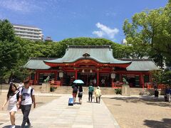 さぁ2日目
ホテルモントレ酵母から2分
生田神社でお参りします。
今日は蛍の鑑賞会があるとか・・・

夜行ってみよう！
