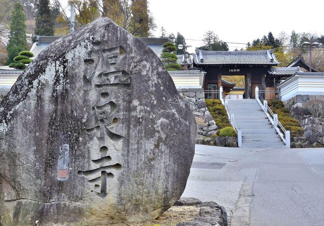 石仏　石塔　お地蔵様　五輪塔　多宝塔 石仏 石塔 お地蔵様 五輪塔 多宝塔 （甲西 廃少菩提寺石多宝塔