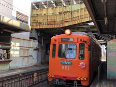 地下鉄の堺筋線から阪堺電気軌道阪堺線へ今池で乗り換え。
なんとも懐かし気なトラムカー。