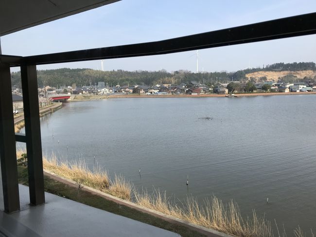 今日のお宿は<br /><br />あわら北潟温泉　湖畔荘　ｈａｎａゆらり<br /><br />お客が2組のみで<br />お風呂も食事処も貸切状態(^^)<br />