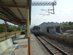 左営駅

左営駅から台南へ行きました。15：29発の電車に乗りました。