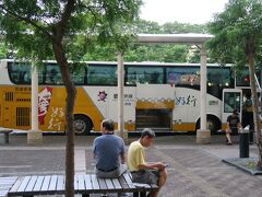 高雄から恒春へは、新左営からバスで行きます。
１時間半ほどのバスでの旅です。