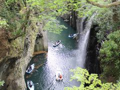 観光パンフレットに載っている景色です。

この極寒の中、ボートに乗っている人がいます。