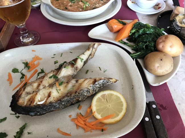 ランチはRestaurante Tascardosoというお店へ。外観内観ともに可愛らしいお店。料理もシンプルな味付けで美味しかった。