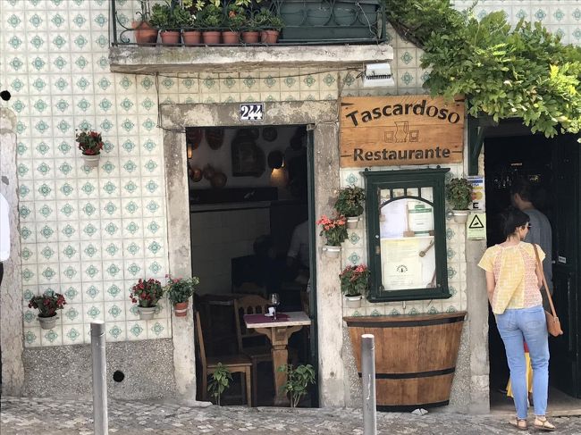 お店の外観はこんな感じ。