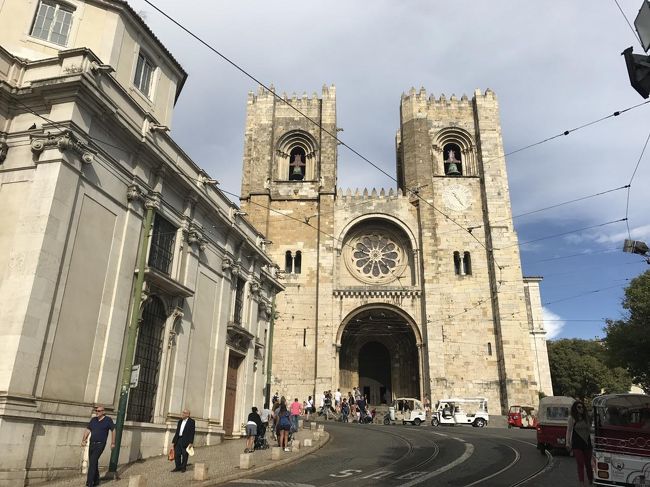 カテドラル結構ホテルの近くだったんだなー。この道登っていけばアルファマ地区の上の展望台まで結構近かったんだと再確認。