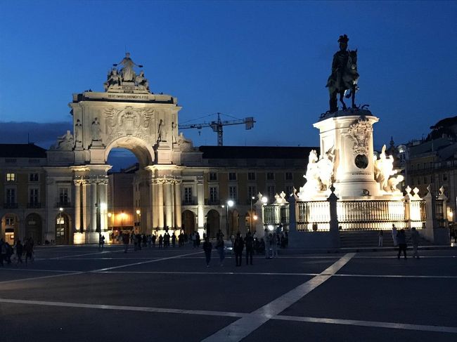 本日３度目の広場。