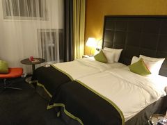 サンクトペテルブルクの宿。
クラウンプラザ・サンクトペテルブルクエアポート。
新しいホテルで設備も素晴らしかったが、名前の通り空港近くで市内からはかなりの距離があります。
ツアーだからこその便利なホテルです。