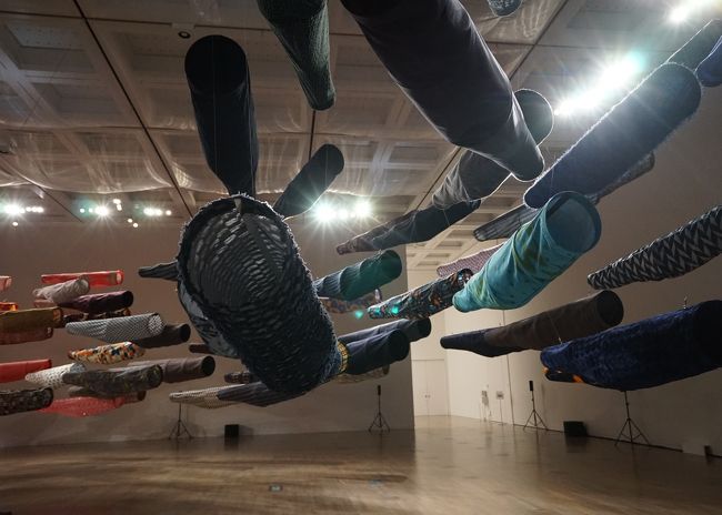 体の周りをぐるぐるこいのぼりが舞っていきます。